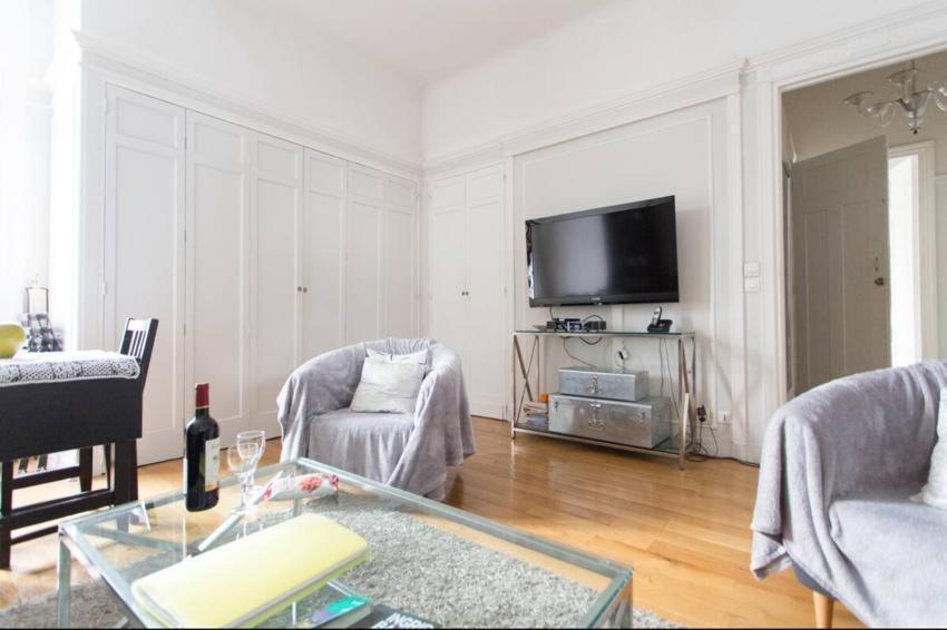 Home Sweet Home Claridge 1Bedroom Париж Екстериор снимка